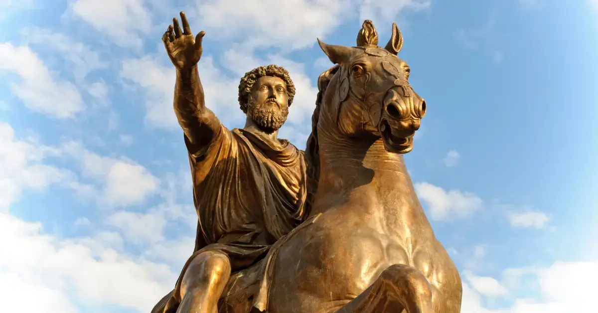 Marcus Aurelius meditations summary: a men sit on a horse