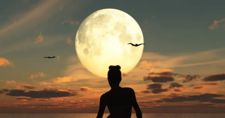 Full Moon Spiritual Meaning: Mystical Influence 2024 8 Full Moon Spiritual Meaning: a full moon and a woman are on the picture